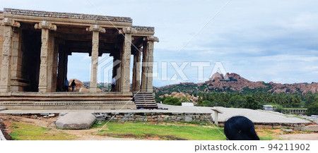 Hemakuta 山上的甘尼薩神廟，亨比（印度） 94211902