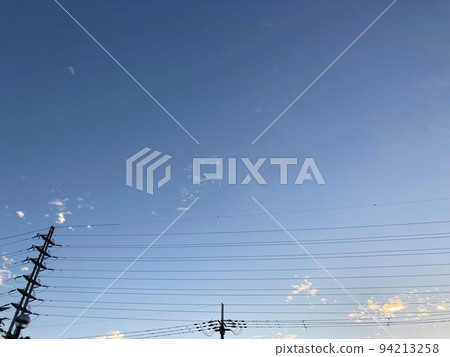 夏天晚上天空電線 94213258
