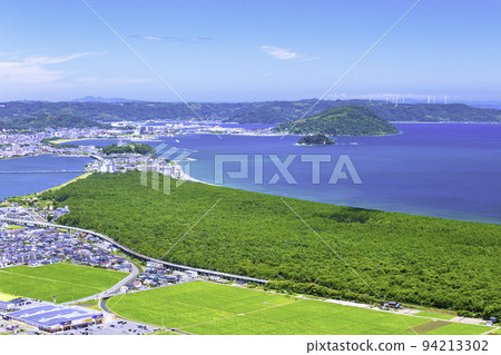 Beautiful Niji-no-Matsubara and the townscape of Karatsu seen from Kagamiyama Nishi Observatory (Karatsu City, Saga Prefecture) Beautiful Niji-no-Matsubara and the townscape of Karatsu seen from Kagamiyama Nishi Observatory (Karatsu City, Saga Prefecture) 94213302
