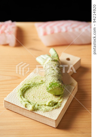 用鯊魚皮磨碎的芥末 94214920