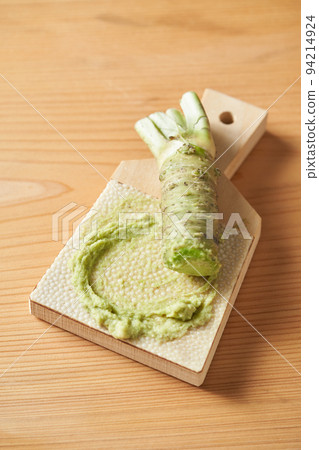 用鯊魚皮磨碎的芥末 94214924