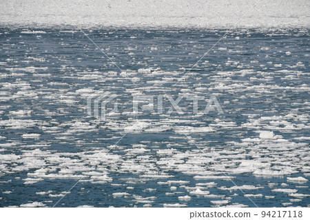 Sea floating ice floating 94217118