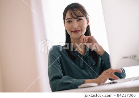 Female image of operator call center 94217306