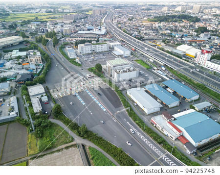 東北高速公路/岩城立交的鳥瞰圖 94225748