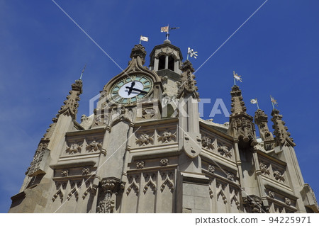 Details of Chichester Market Cross in the centre of the city. En 94225971