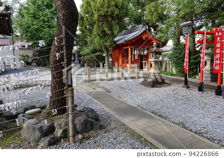 日本的神社和寺廟:岐阜縣大垣市大垣八幡神社境內的大福稻荷神社 日本的神社和寺廟:岐阜縣大垣市大垣八幡神社境內的大福稻荷神社 94226866