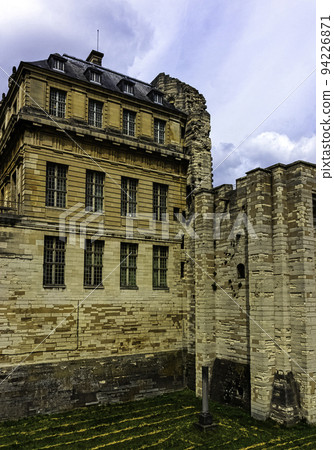 French royal fortress in the town of Vincennes French royal fortress in the town of Vincennes 94226871