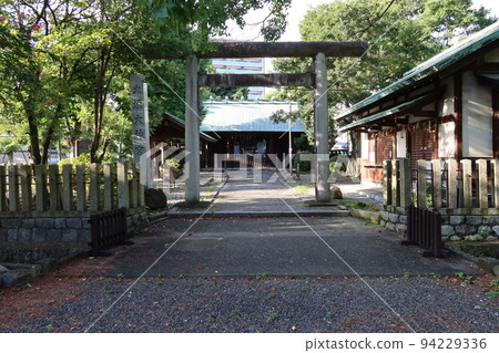 日本的神社和寺廟：岐阜縣大垣市大垣大神宮入口景觀 94229336