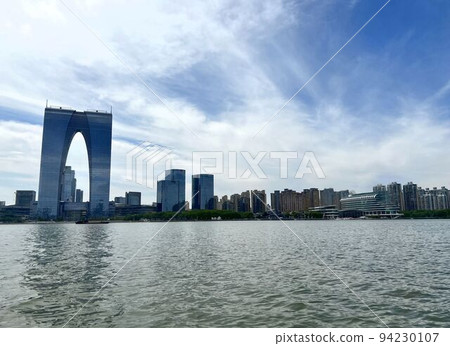中國蘇州金雞湖東門 中國蘇州金雞湖東門 94230107