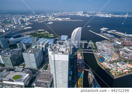 "Kanagawa Prefecture" Yokohama Minato Mirai / Cityscape of the summer sky 94232299