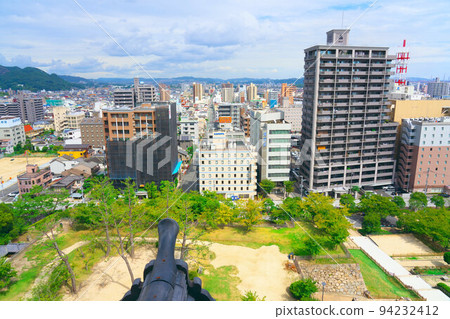 【日本百城】從天守閣頂樓眺望福山市東側的福山城 廣島縣福山市 94232412