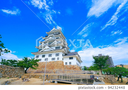 【日本百城名城】福山城 外觀修復後的天守閣與初秋的藍天 廣島縣福山市13 94232448