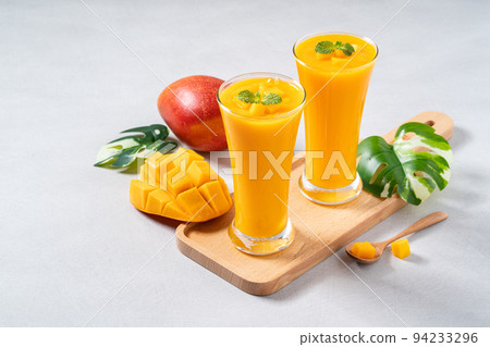 果汁水果汁果汁夏季飲料新鮮芒果多汁芒果汁芒果 94233296