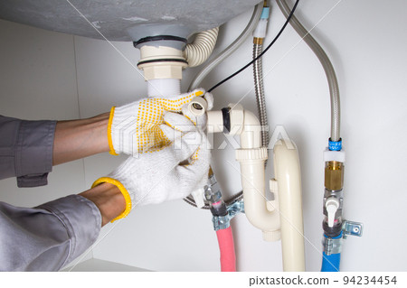 Washbasin trouble: Broken wire of pop-up drain plug 94234454