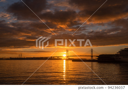 《Kanagawa Prefecture》Yokohama Bay Area/Dawn 94236037