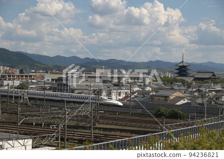 新幹線和京都風景 新幹線和京都風景 94236821