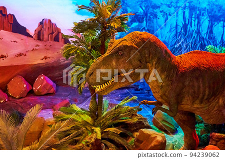 Interior museum of jurassic park with robotic dinosaurs Interior museum of jurassic park with robotic dinosaurs 94239062