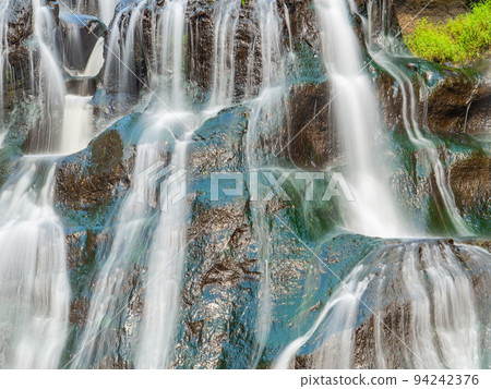 Refreshing scenery of autumn Beautiful Ryumon Falls in northern Kanto Slow shutter 1s 94242376