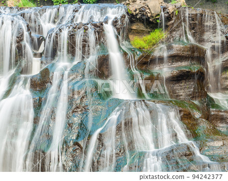 Refreshing scenery of autumn Beautiful Ryumon Falls in northern Kanto Slow shutter 1.6s 94242377