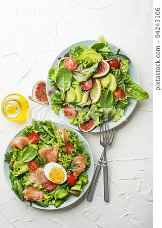 Healthy salad 94243106