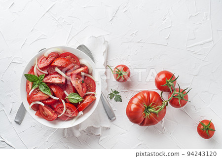 Tomato salad 94243120