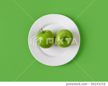 Free Photo  Top view of fresh organic green apples on white plate