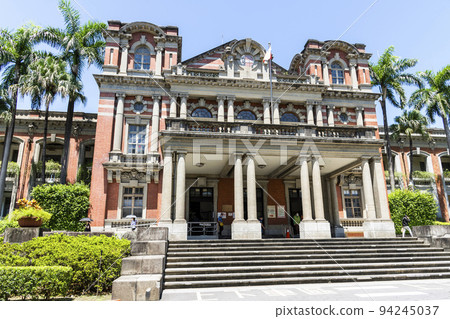 Building view The old wing of the National Taiwan University Hospital (NTUH) in Taipei. it was built during the Japanese colonization of Taiwan. 94245037