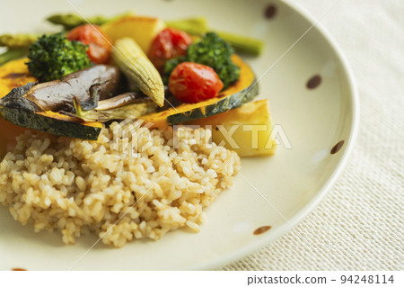 糙米一盤 94248114