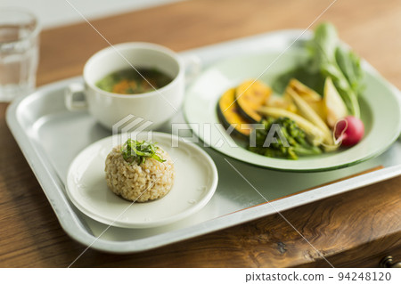 煮糙米蔬菜 94248120