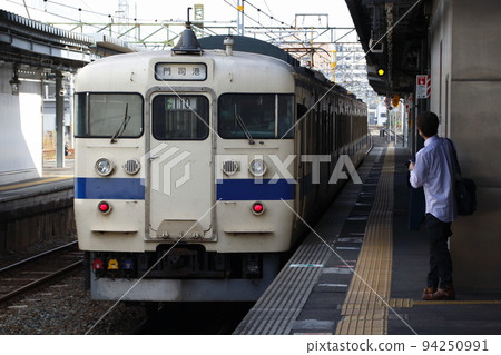 [JA] Kagoshima Main Line Series 415 (Mojiko ⇔ Orio) 94250991