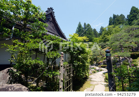 Baekjeji Temple, the entrance to the main garden, Higashiomi City, Shiga Prefecture 94253279