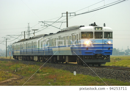 信越本線脅田南高田JR東115系N9編隊（新潟） 94253711