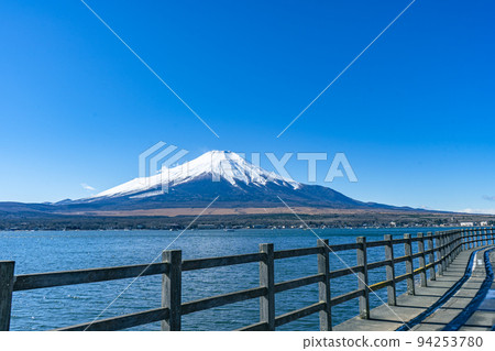 從河口湖方向看日本富士山 94253780