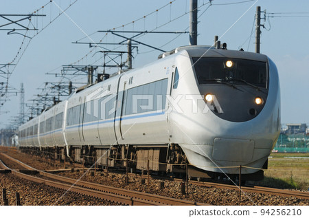 北陸本線三河加賀笠間JR西681系列T15+T33+T22編隊(金澤)雷鳥 94256210
