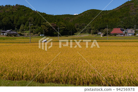 Autumn clear mountain village scenery Amano, Katsuragi-cho, Ito-gun, Wakayama Prefecture Autumn clear mountain village scenery Amano, Katsuragi-cho, Ito-gun, Wakayama Prefecture 94256978
