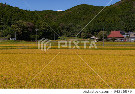 Autumn clear mountain village scenery Amano, Katsuragi-cho, Ito-gun, Wakayama Prefecture Autumn clear mountain village scenery Amano, Katsuragi-cho, Ito-gun, Wakayama Prefecture 94256979