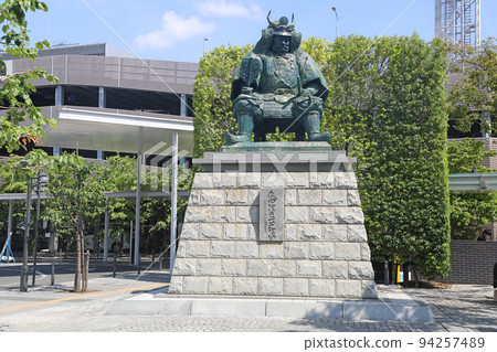 甲府站前的武田信玄像 94257489