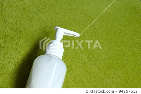 Pump bottle 94257612