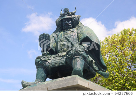 甲府站前的武田信玄像 94257666