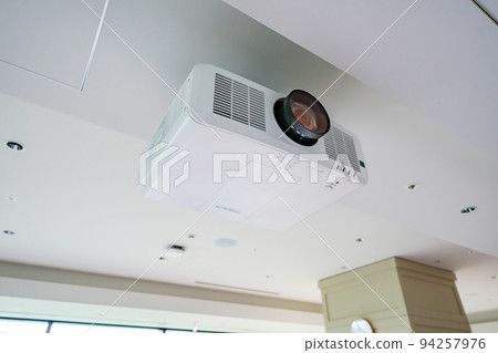 吊頂投影儀 94257976