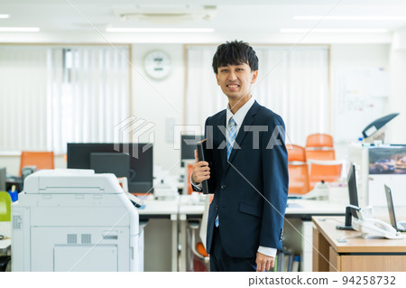 Z世代年輕商人 94258732