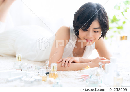 Female beauty beauty make-up skin care Female beauty beauty make-up skin care 94258909