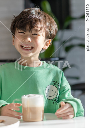 children lifestyle winter boy health 94261330