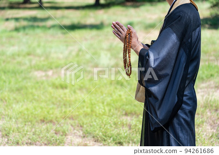 僧人舉行的樹葬圖 僧人舉行的樹葬圖 94261686