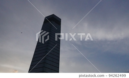 千葉港口塔在黃昏 94262499