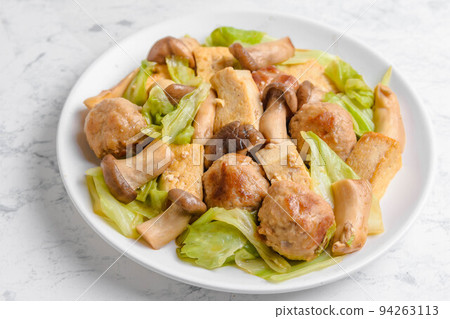 蠔煎丸子捲心菜 94263113