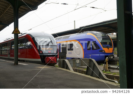 Deutsche Bahn commuter trains waiting for departure Deutsche Bahn commuter trains waiting for departure 94264126
