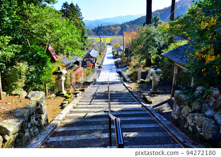 近江縣橫山城的大院和景觀，俯瞰小谷城和伊吹山 94272180