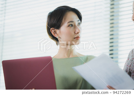 Business image Female 94272269