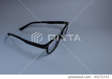 Black-rimmed glasses Black-rimmed glasses 94272315